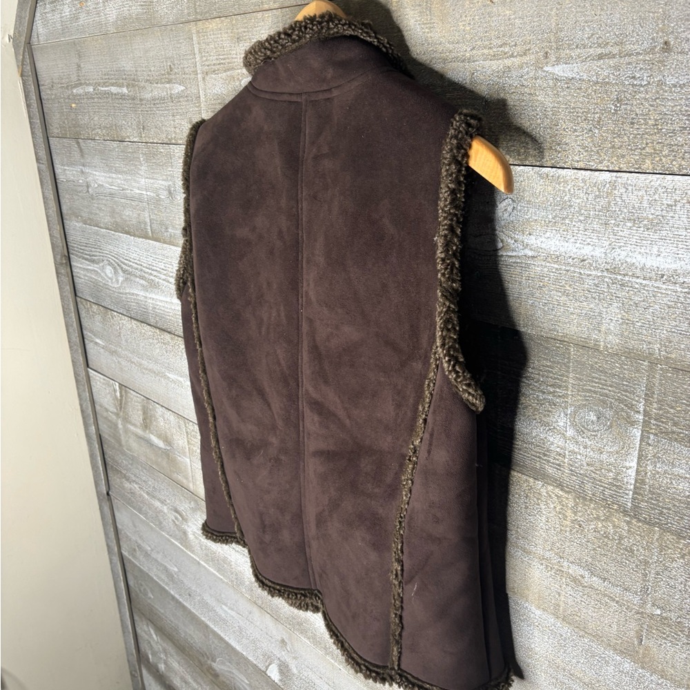 L.L. Bean Women's Dark Brown Shearling suede sherpa Vest - Picture 2 of 3